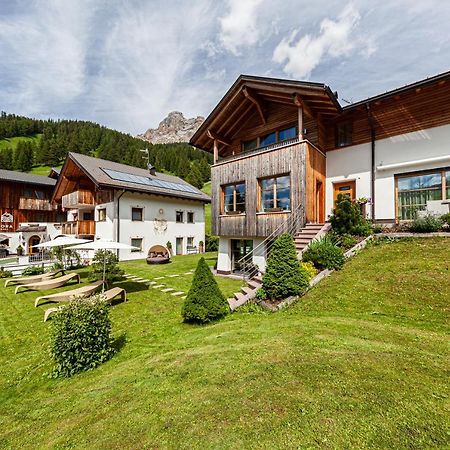 Villa Flora Mountain Lodges San Cassiano  Luaran gambar