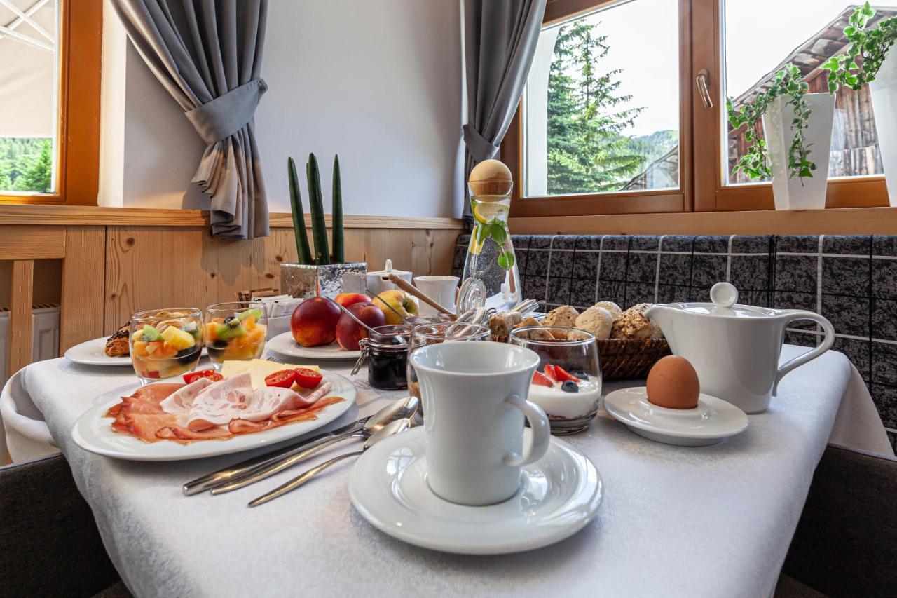 Villa Flora Mountain Lodges San Cassiano  Luaran gambar