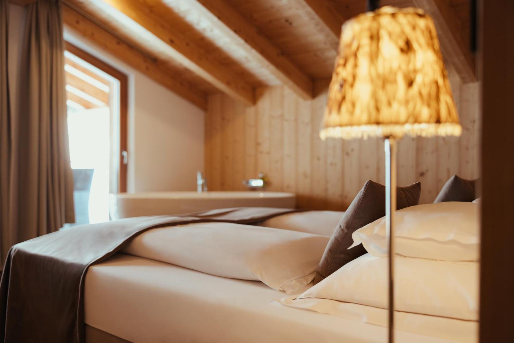 Villa Flora Mountain Lodges San Cassiano  Luaran gambar