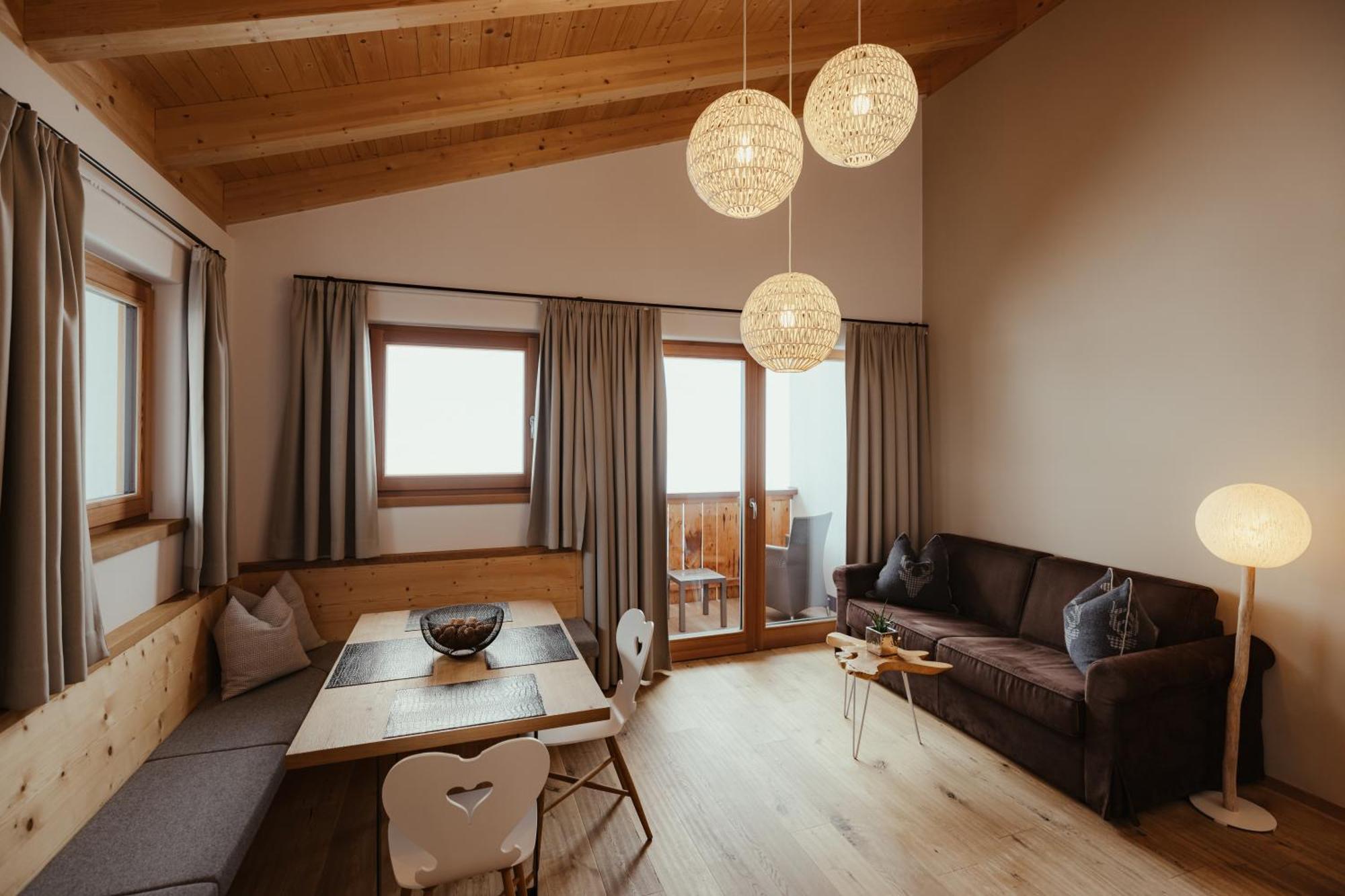 Villa Flora Mountain Lodges San Cassiano  Luaran gambar