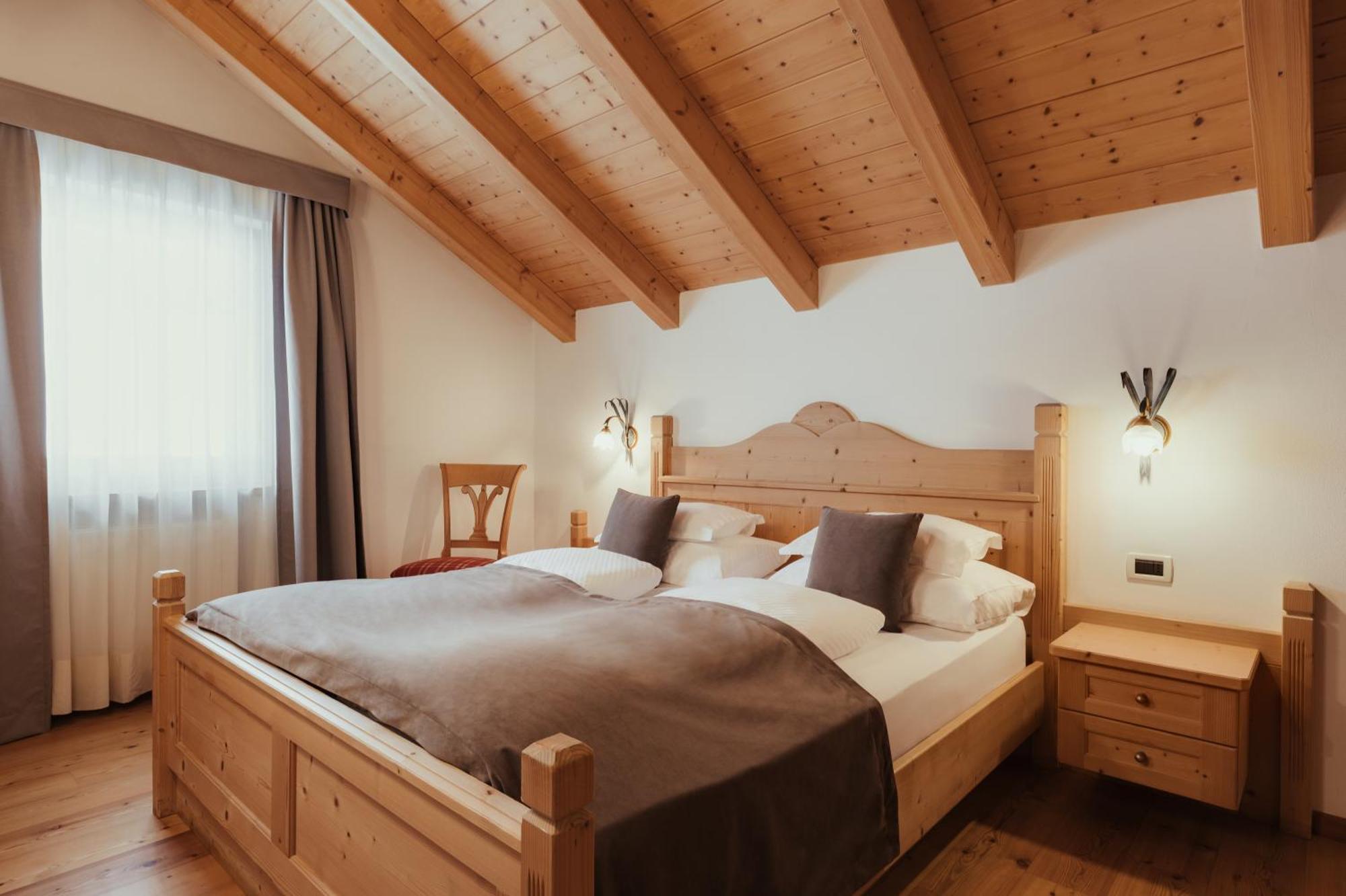 Villa Flora Mountain Lodges San Cassiano  Luaran gambar