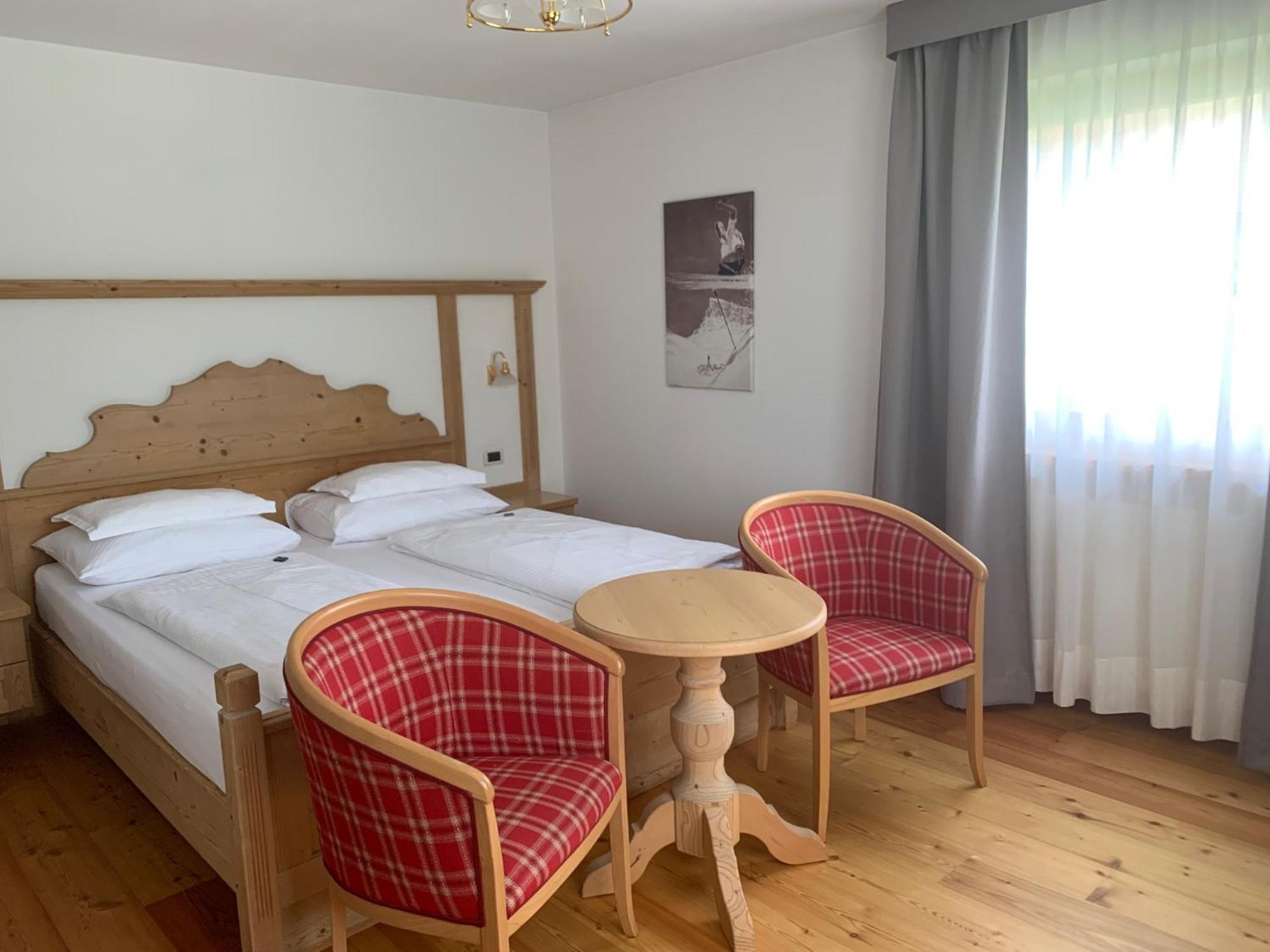 Villa Flora Mountain Lodges San Cassiano  Luaran gambar